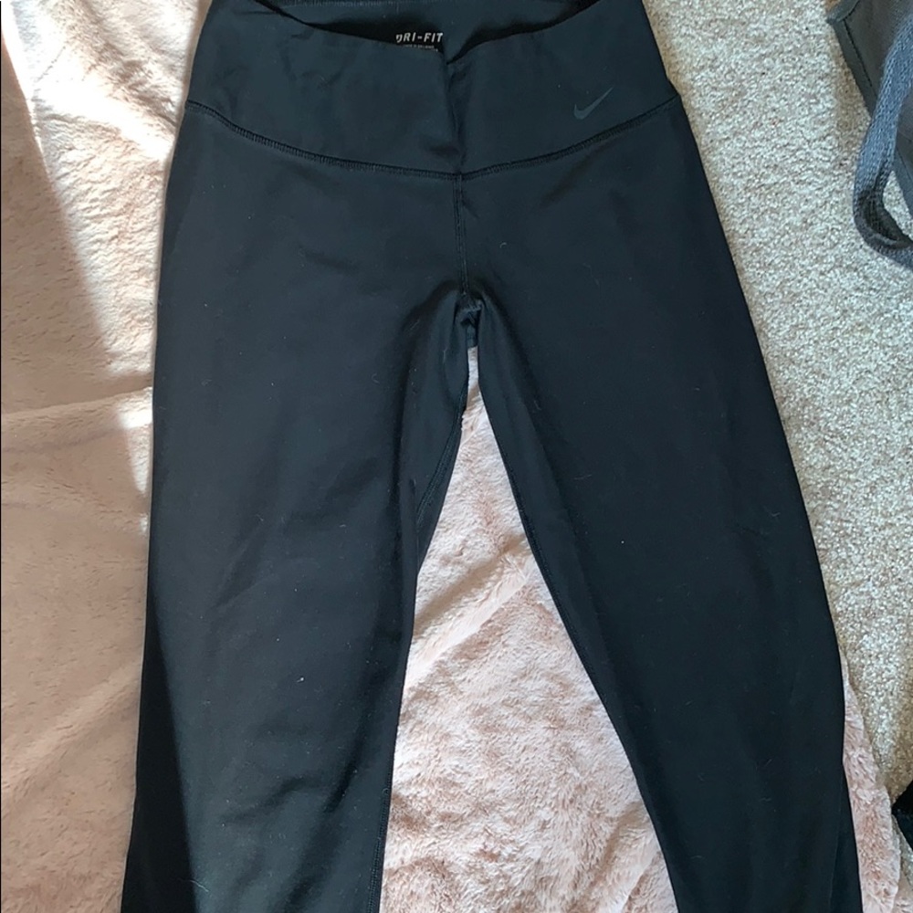 Nike Cropped Leggings